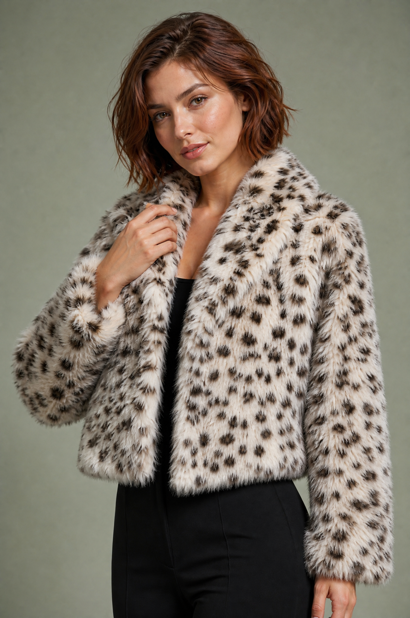 Veste en fausse fourrure imprimé animalier | Vue rapprochée | Lounelle Paris