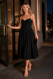 Robe midi à fines bretelles encolure droite | Variante Noir - Lifestyle | Lounelle Paris