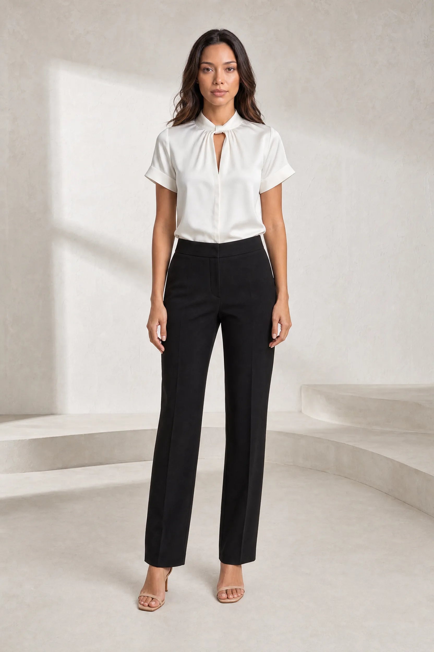 Blouse satinée col montant manches courtes | Lounelle Paris
