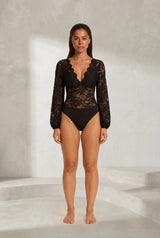 Body noir en dentelle manches longues