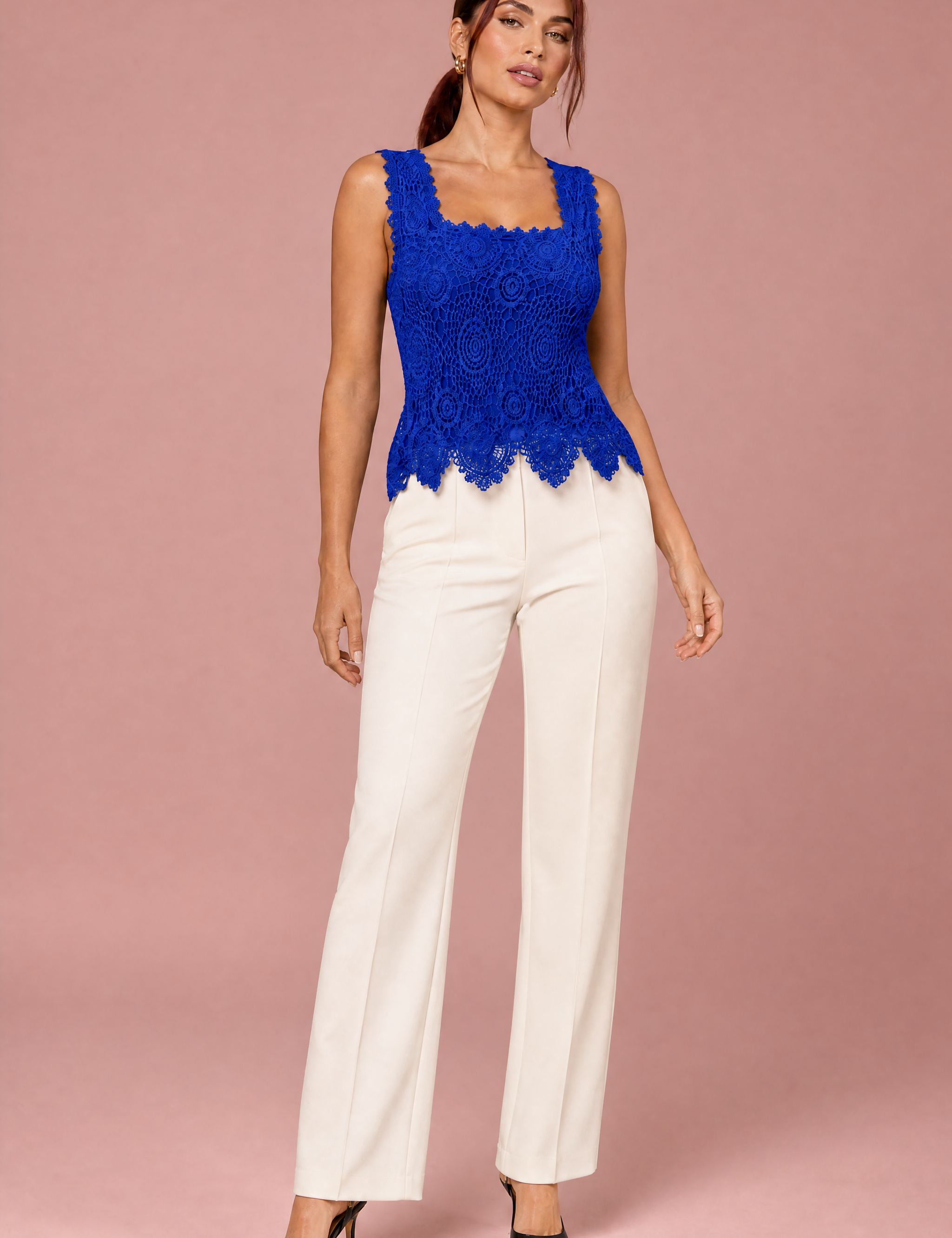 Top en dentelle encolure carrée | Variante Bleu | Lounelle Paris