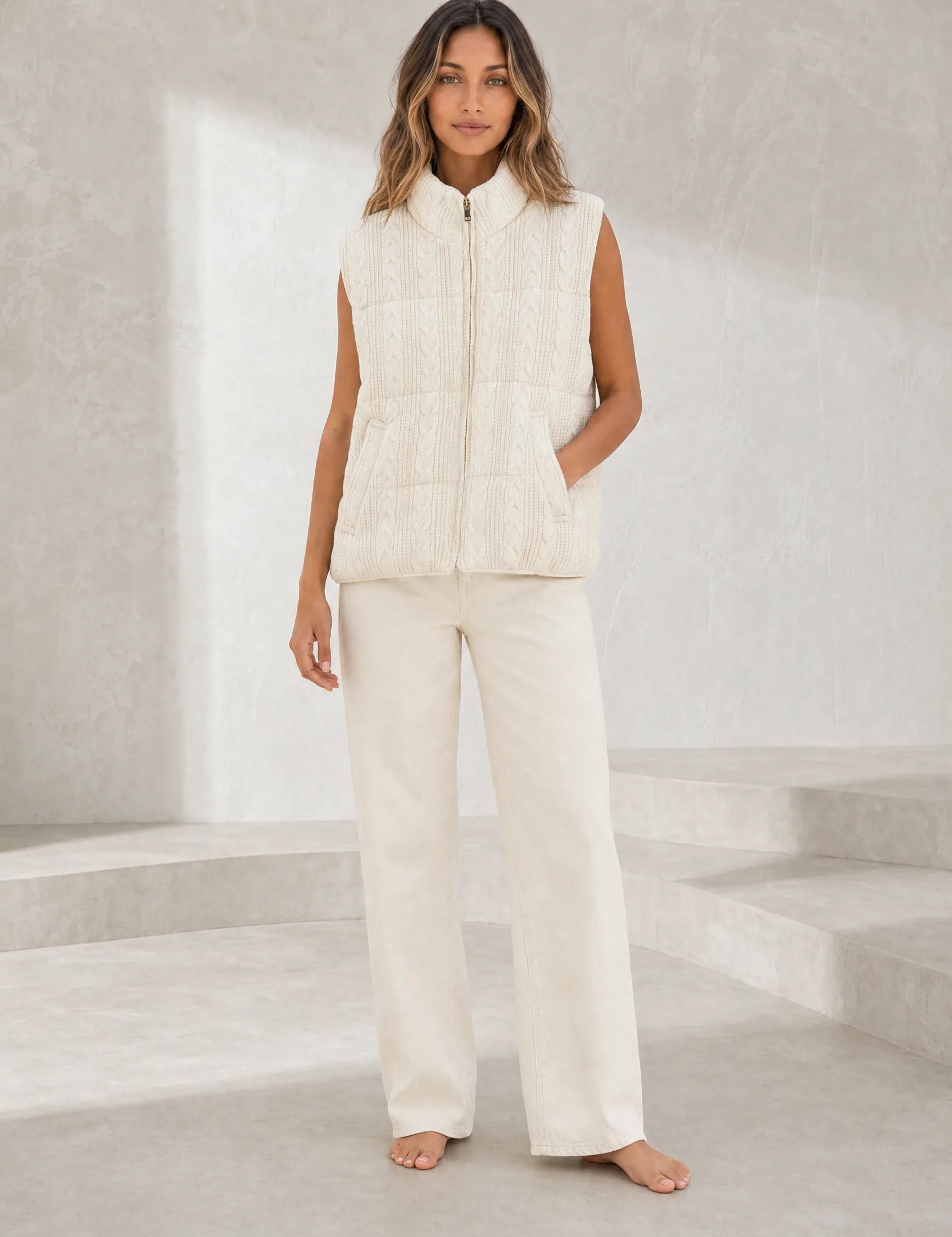 Gilet sans manches blanc cassé col montant | Lounelle Paris