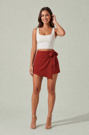 Jupe-short portefeuille taille haute | Variante Rouge | Lounelle Paris