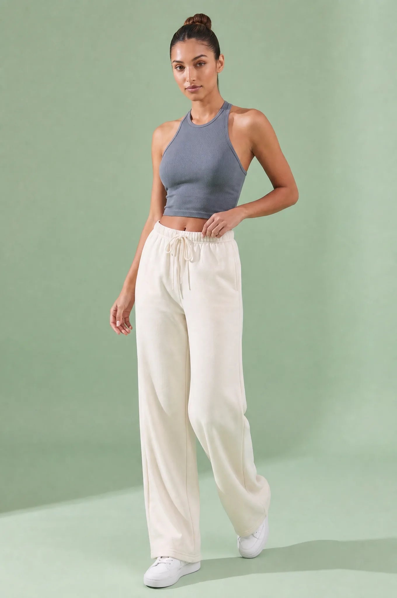 Pantalon large à cordon | Vue de profil | Lounelle Paris