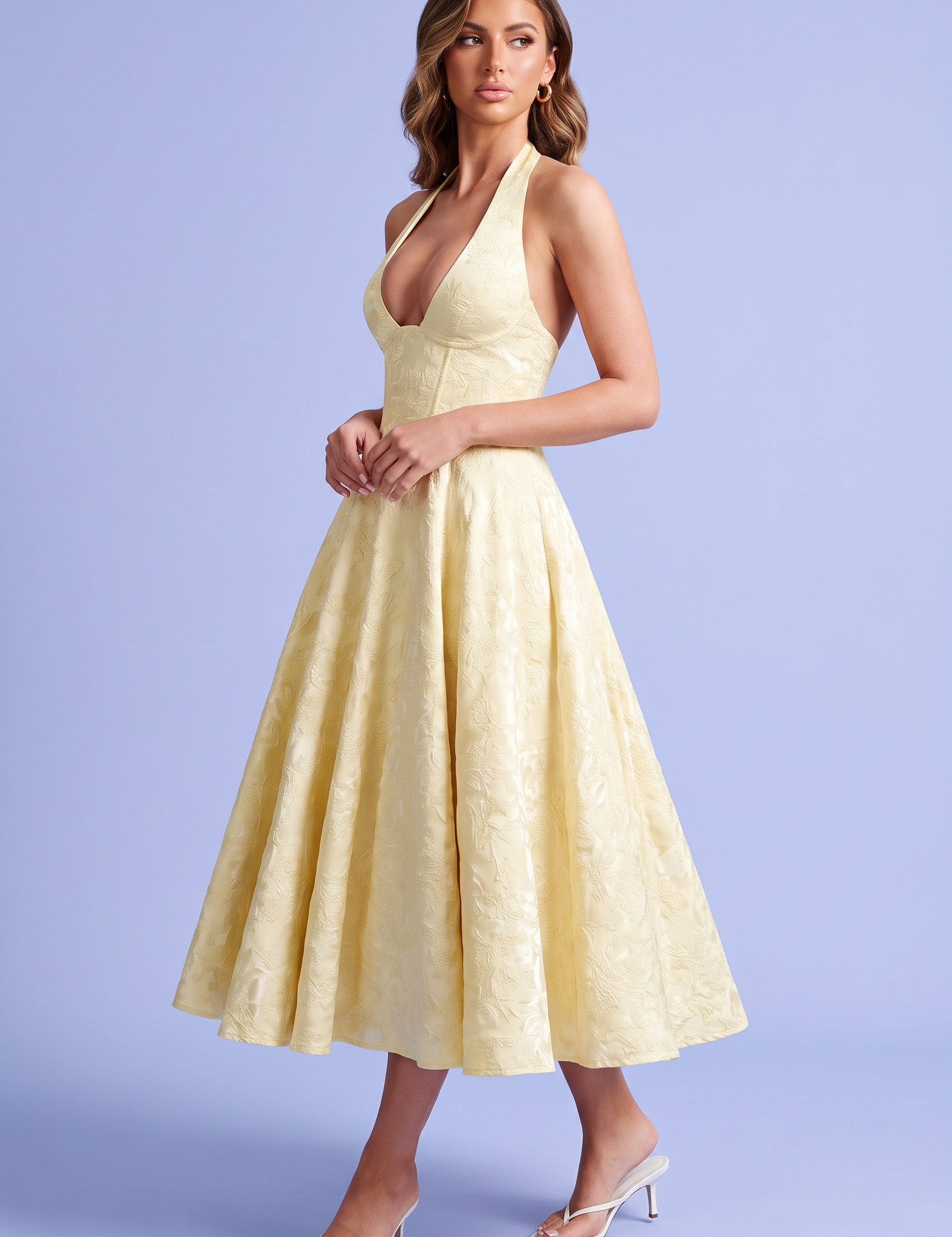 Robe midi jaune en dentelle à décolleté plongeant | Vue de face | Lounelle Paris