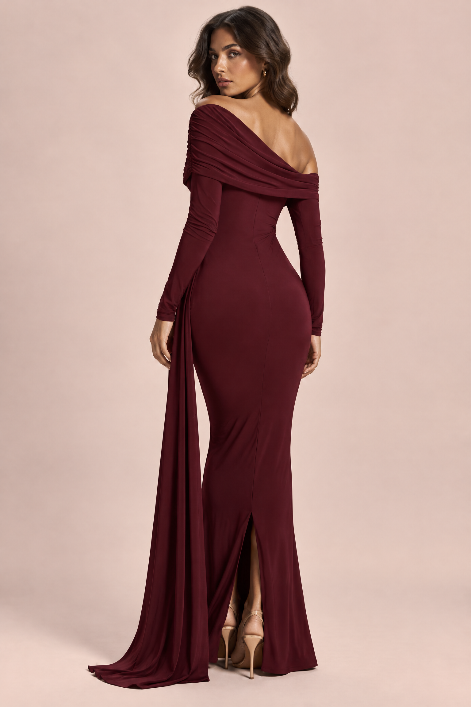 Robe longue bordeaux asymétrique à fronces et drapé | Vue de dos | Lounelle Paris