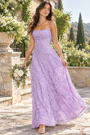 Robe longue fleurie lavande à col bénitier | Photo lifestyle | Lounelle Paris