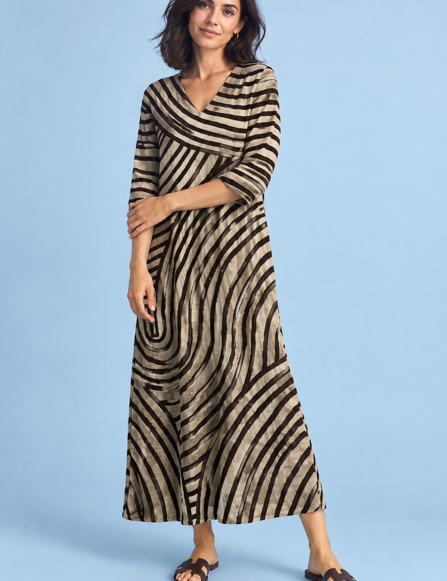 Robe beige fluide à col en V | Vue de face | Lounelle Paris