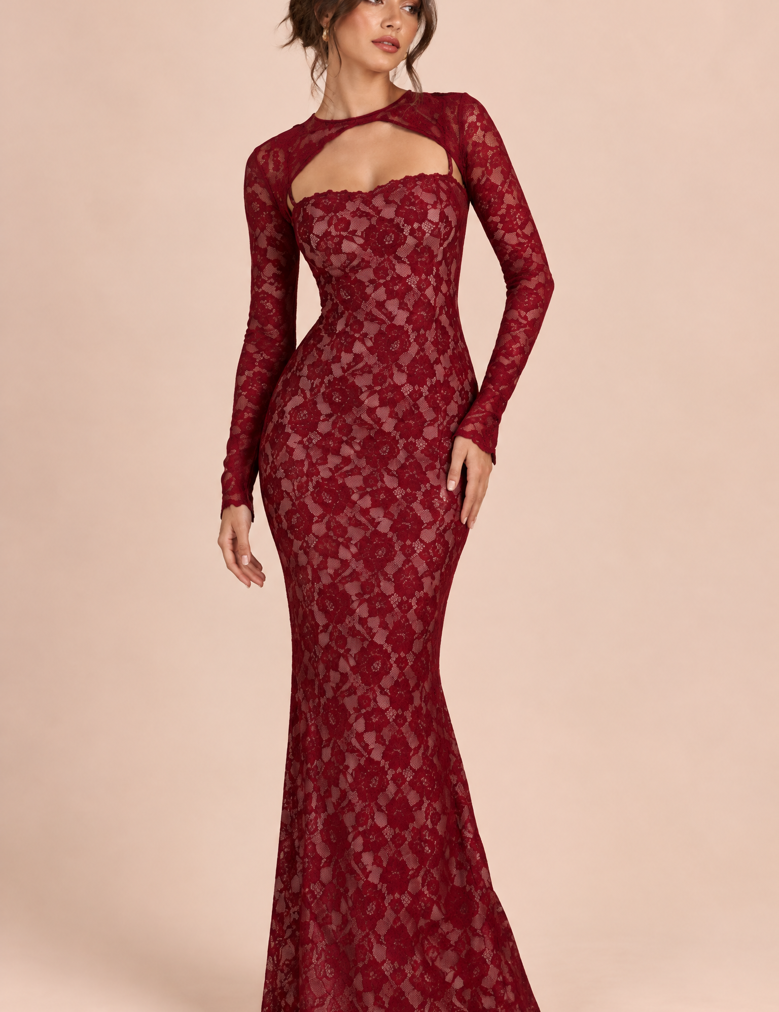 Robe longue rouge en dentelle à décolleté cœur | Vue de face | Lounelle Paris