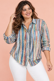 Chemise oversize bleue à imprimé cachemire | Porté sur une silhouette plus ronde | Lounelle Paris