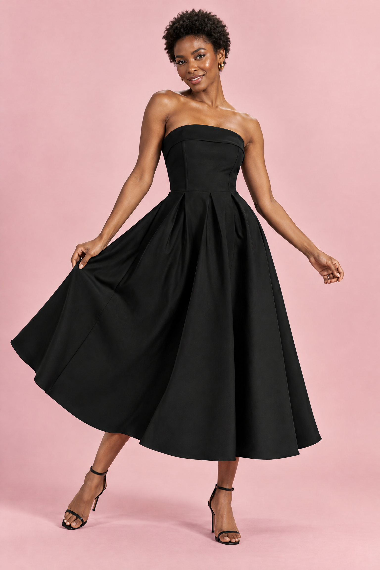 Robe midi patineuse bustier noire | Vue en mouvement | Lounelle Paris