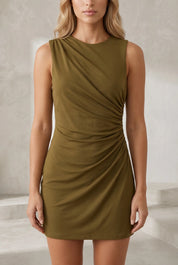 Robe sans manches drapée asymétrique | Lounelle Paris