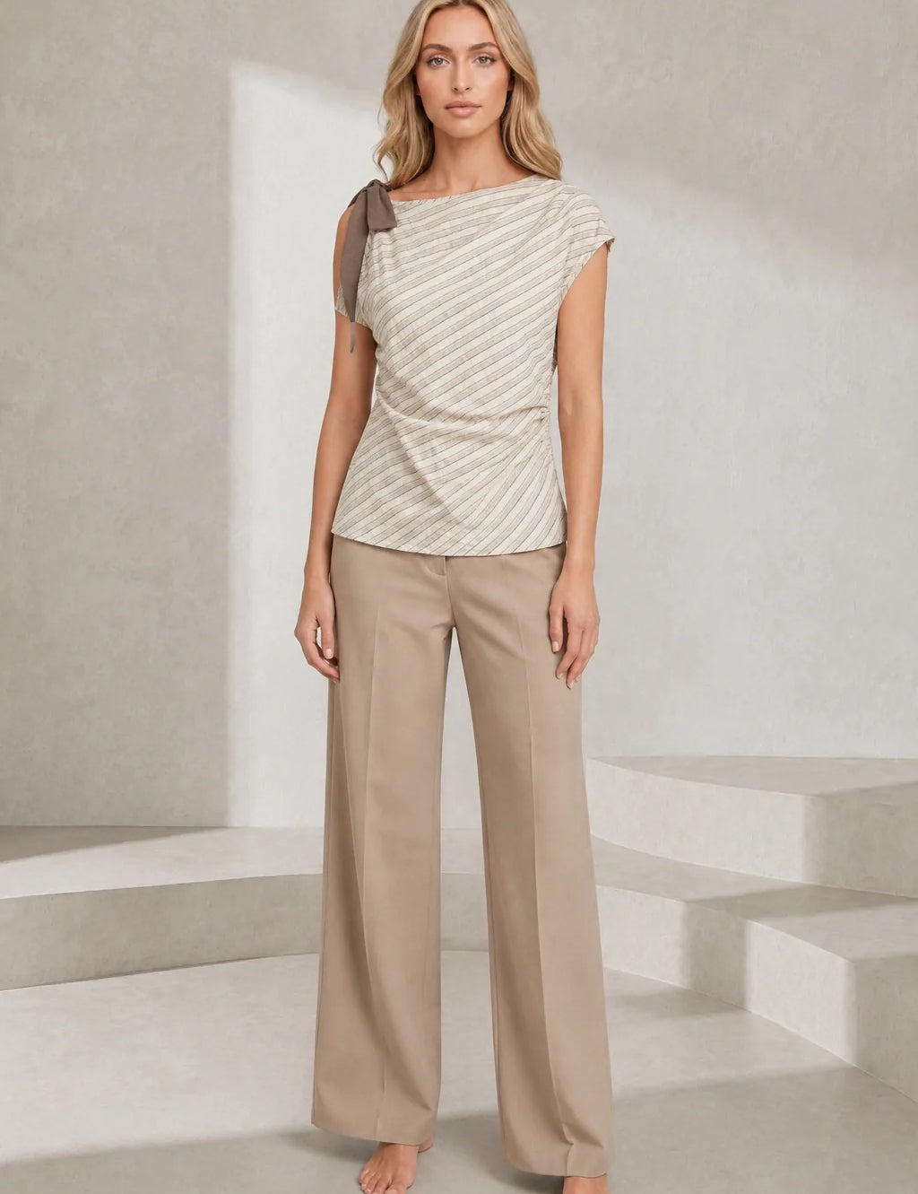Top beige asymétrique épaule dénudée | Lounelle Paris