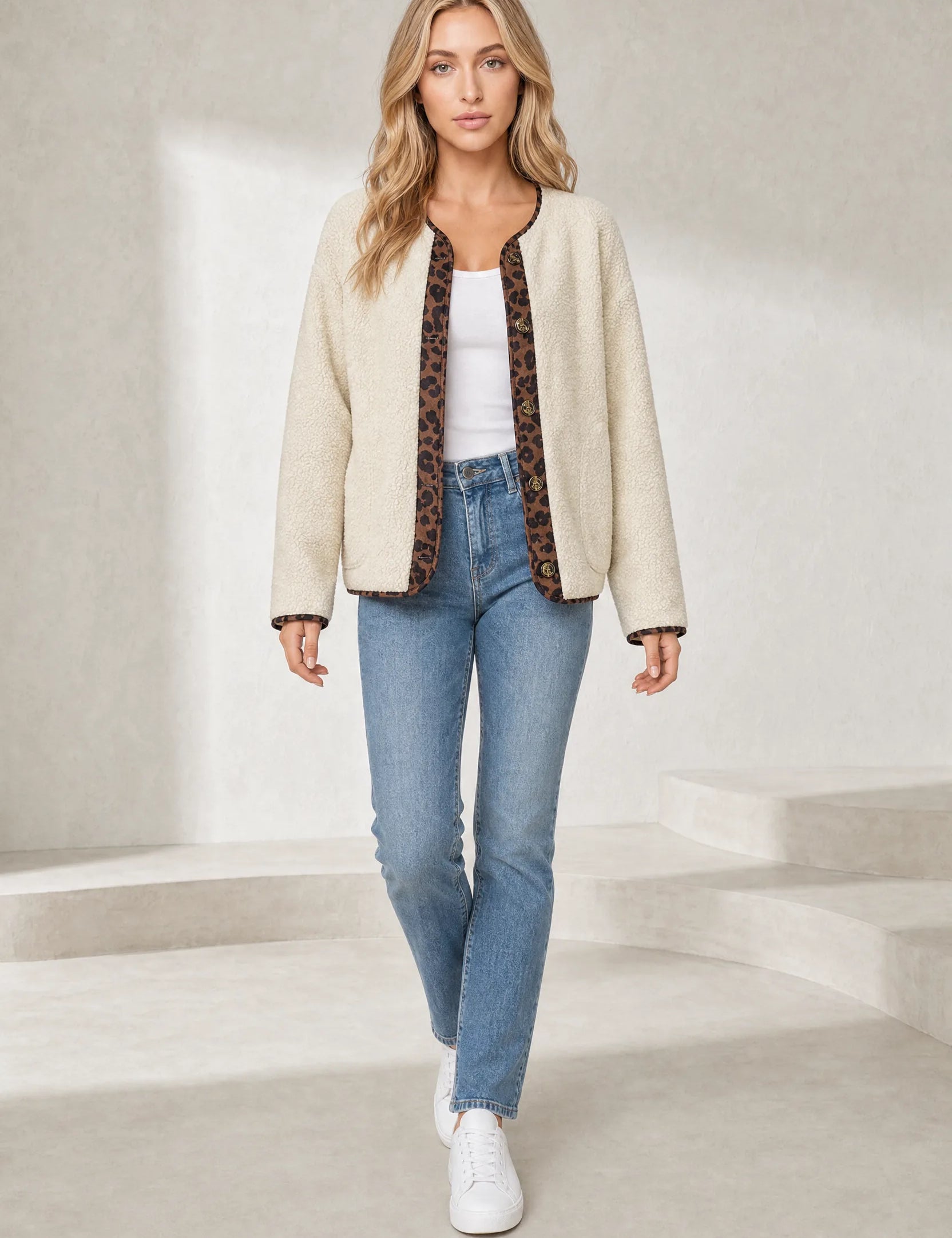 Veste beige sherpa à bordures léopard | Lounelle Paris